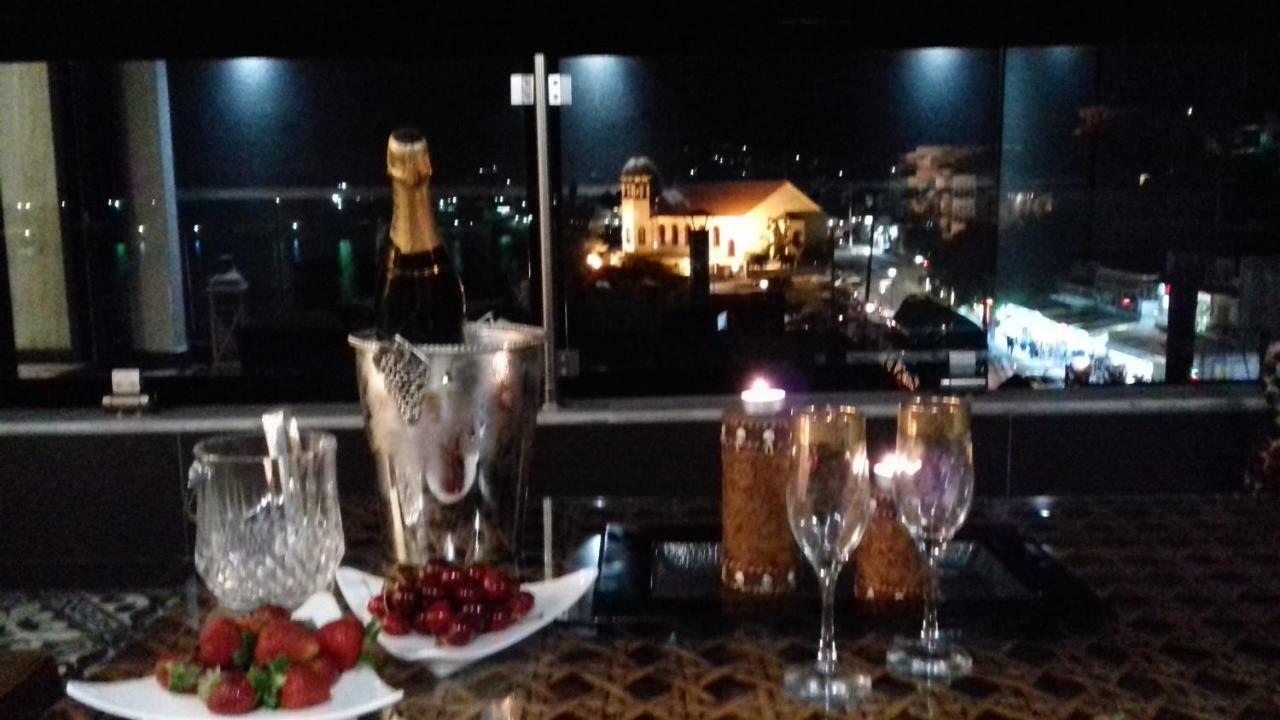 Pela Veranda Exquisite Suites เนโอสมาร์มาราส ภายนอก รูปภาพ