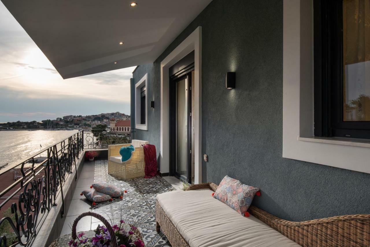 Pela Veranda Exquisite Suites เนโอสมาร์มาราส ภายนอก รูปภาพ